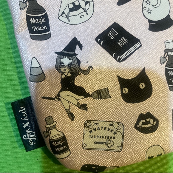 Valfre | Valfre x Ipsy Witchy Halloween Cosmetic Bag - Picture 5 of 6